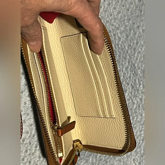 Michael Kors pebbled Leather wallet New with tags! - Picture 3 of 3